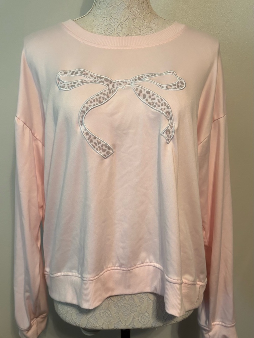 Indigo Light Pink Crewneck Sweatshirt with Leopard Bow